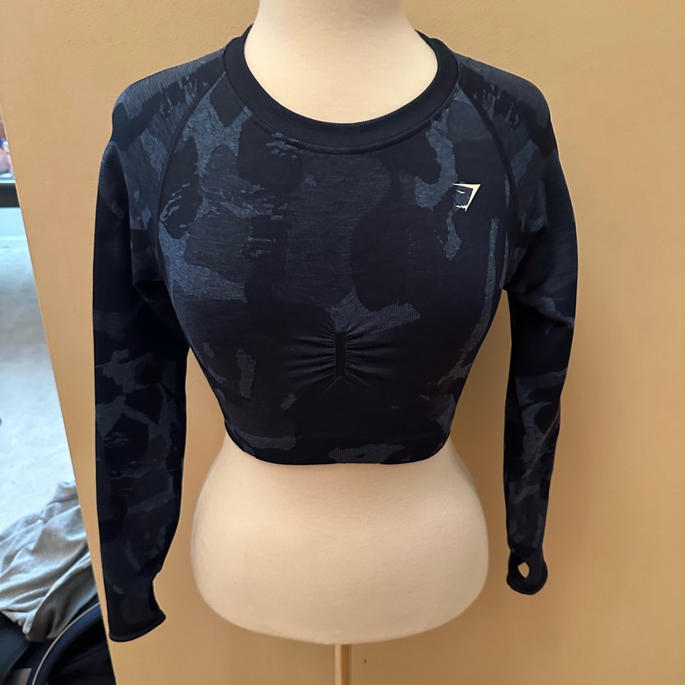 Gymshark Blue Camo Print Crop Top Long Sleeve w/Key Hole Back - S